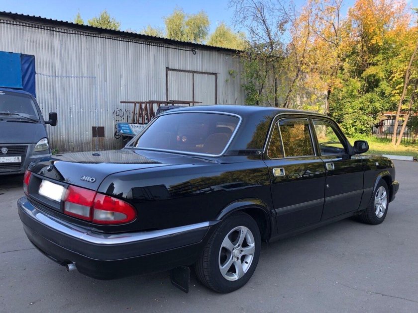 Волга ГАЗ 31105 чёрная