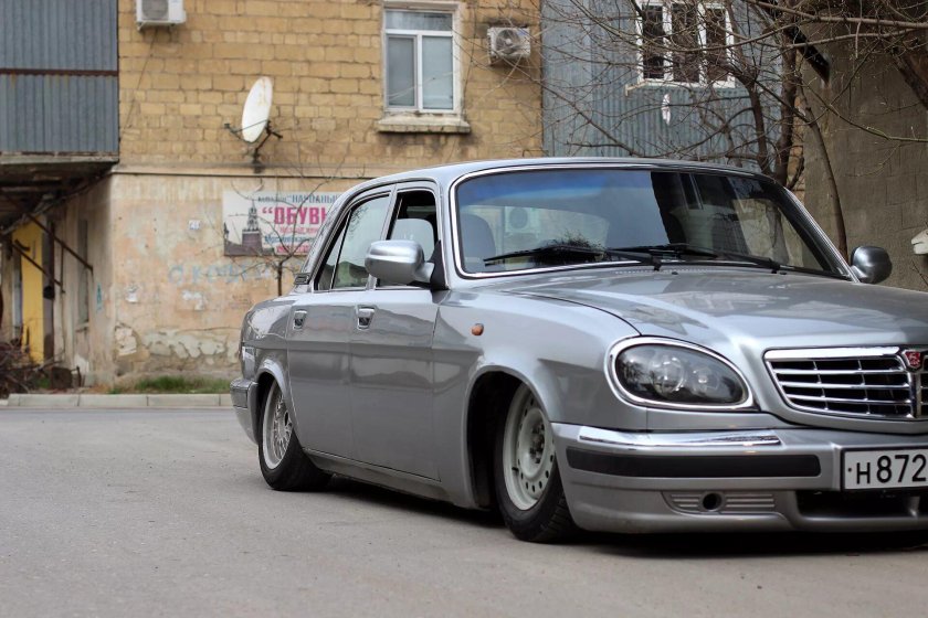 Волга ГАЗ 31105