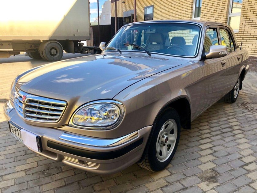 Волга ГАЗ 31105