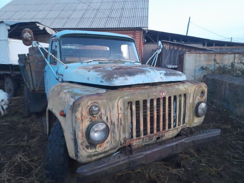 Грузовик газ 52