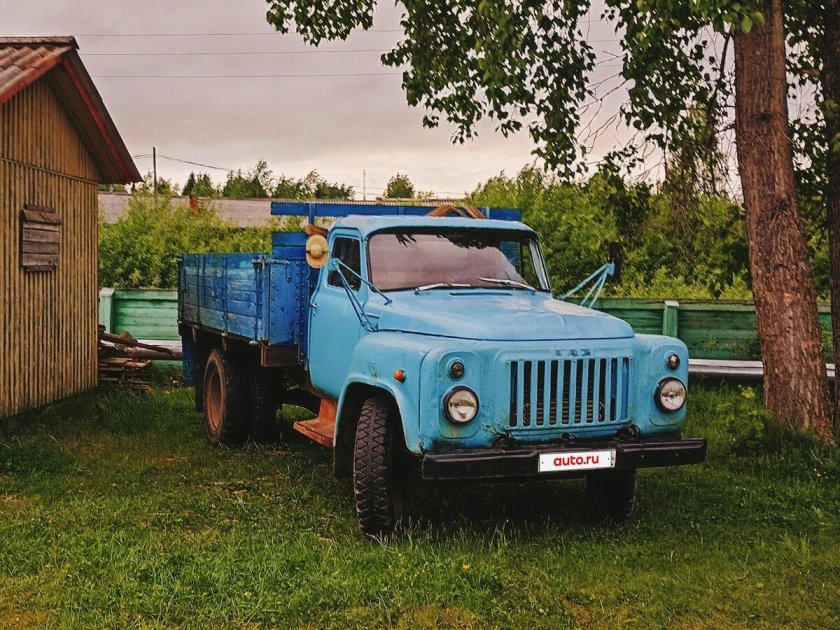 Грузовик газ 53 бортовой