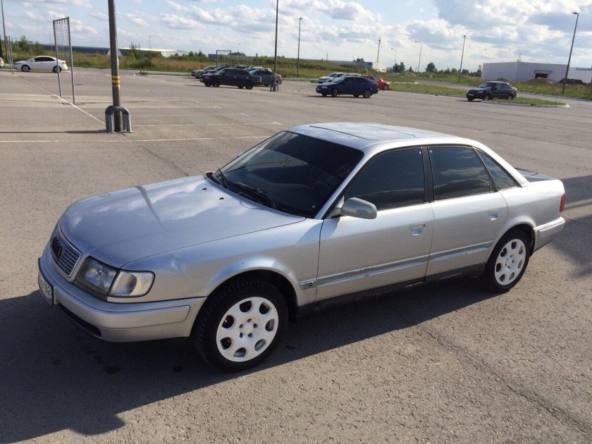Ауди 100 1991 года 2.3