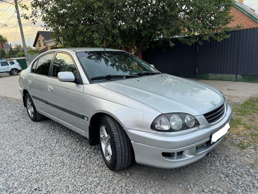 Toyota avensis 1999