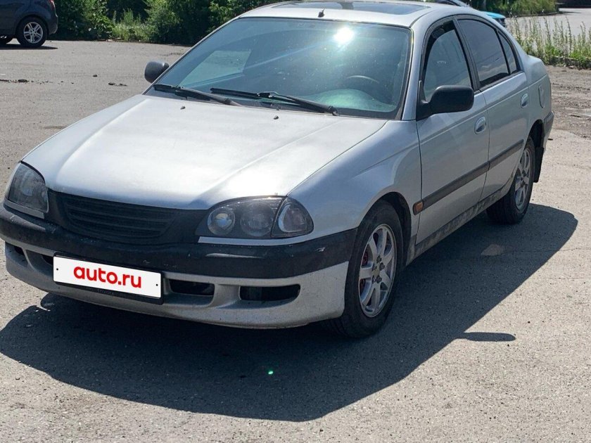 Тойота авенсис 2001г