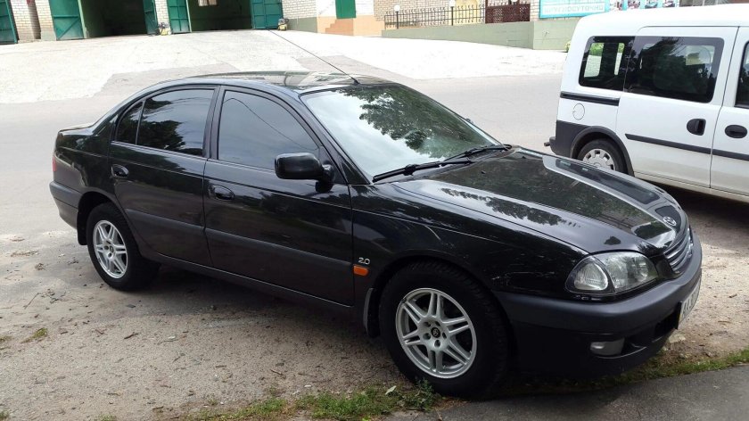 Toyota Avensis 1998