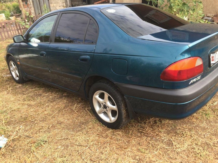 Toyota Avensis 1998