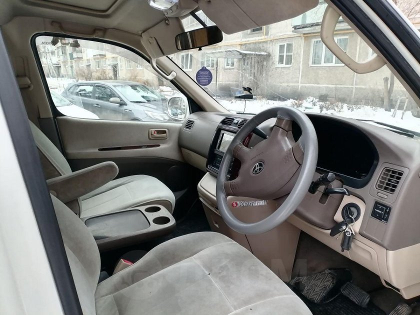 Toyota hiace regius 2001 салон