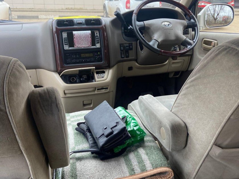 Тойота гранвия 2002