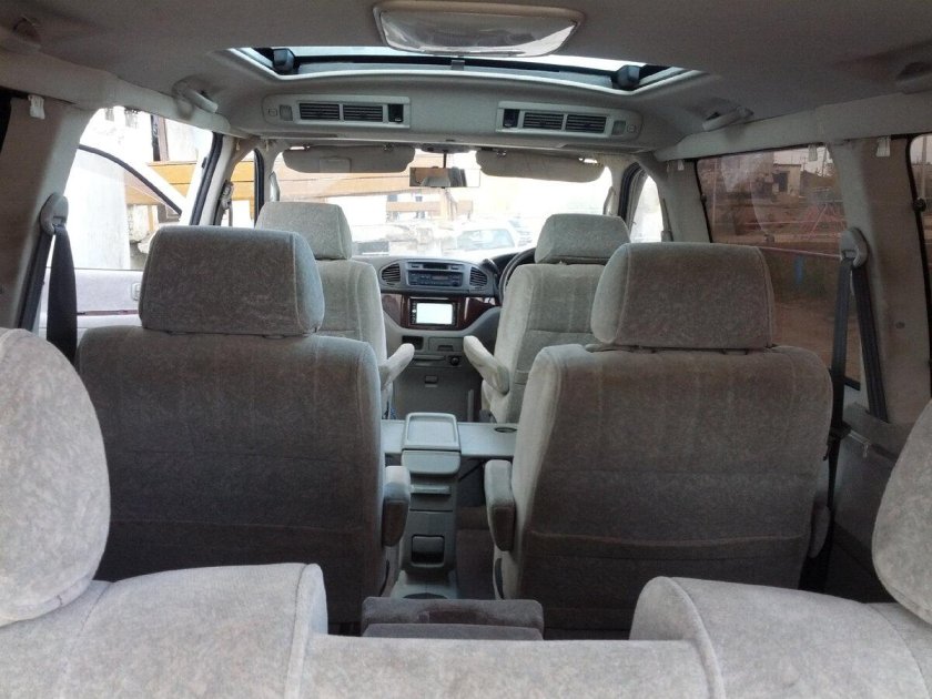 Toyota Hiace Regius 2001 салон