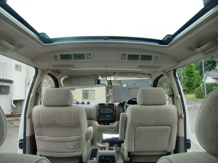 Toyota Granvia 2000 салон