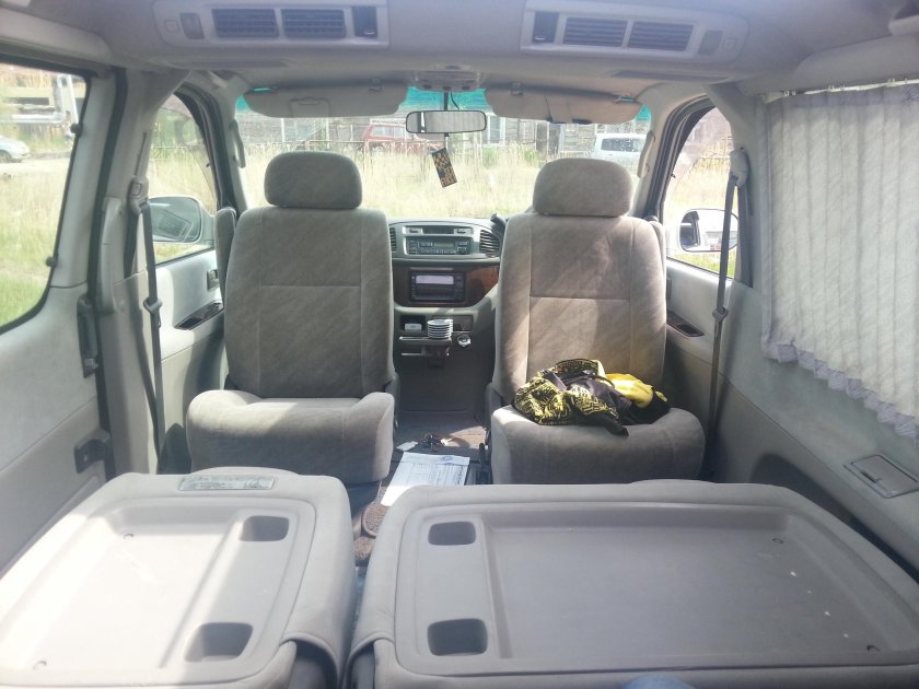 Toyota Hiace Regius 2001 салон