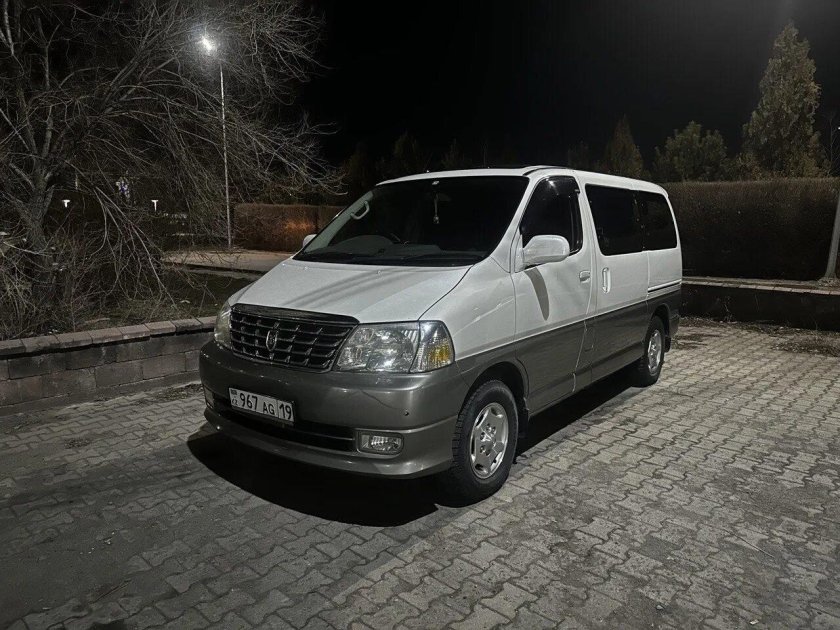 Тойота Гранд айс