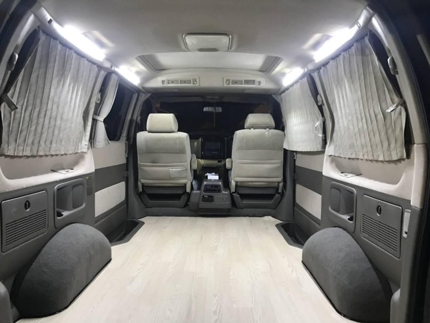 Toyota Grand Hiace салон