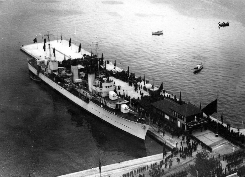 Дубровник эсминец