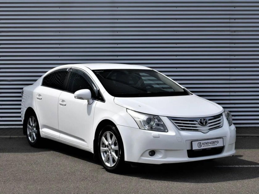 Тойота авенсис 2010