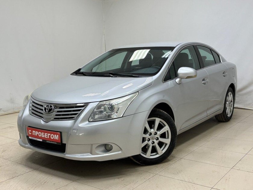 Тойота авенсис 2010 года