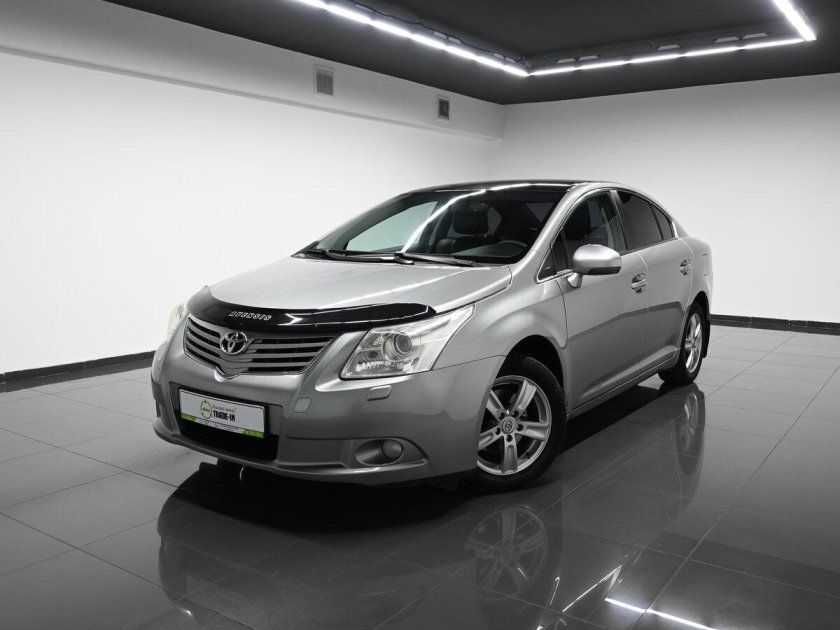 Тойота авенсис 2010 года