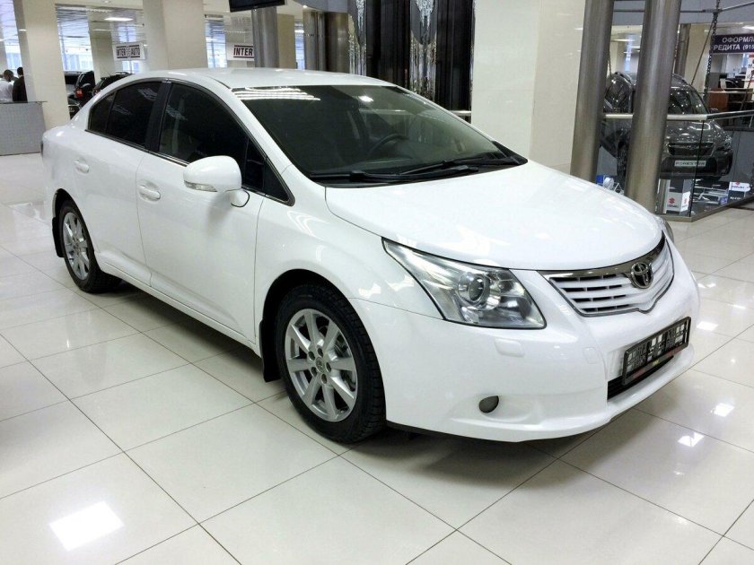 Toyota Авенсис 2011