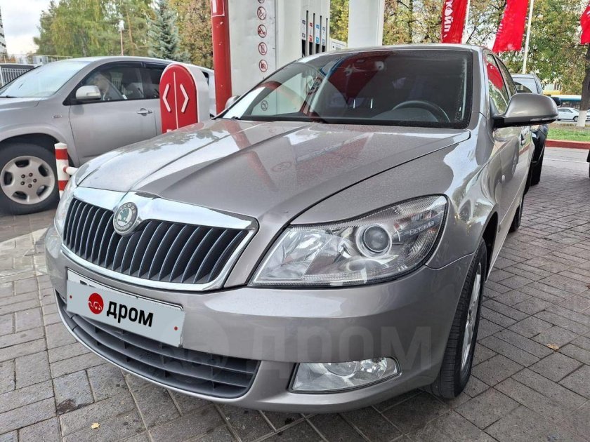 Шкода Октавия 2011