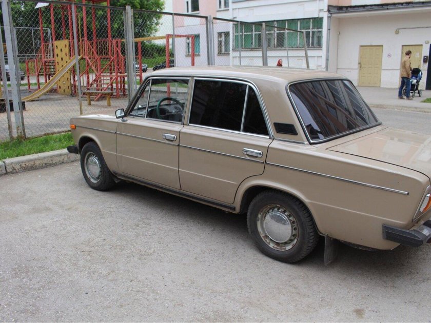 ВАЗ 2106 бежевая