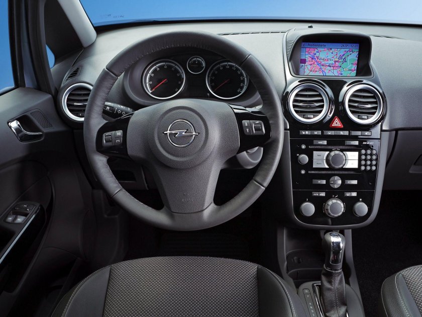 Опель Корса д 1.2 салон