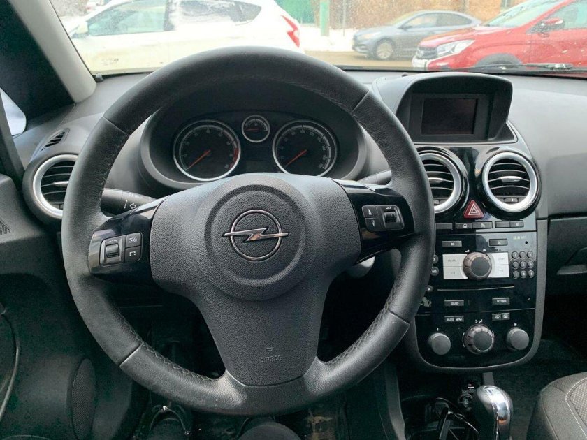 Салон Опель. Корса колор эдишн 2011