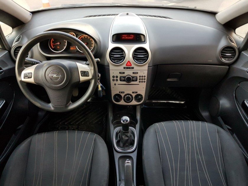 Опель Корса 2007 1.2 механика