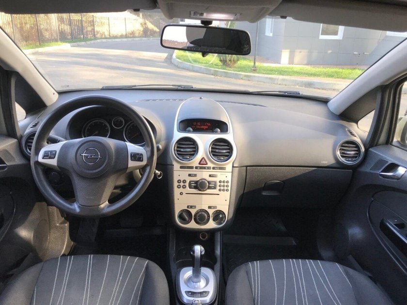 Опель Корса 2006