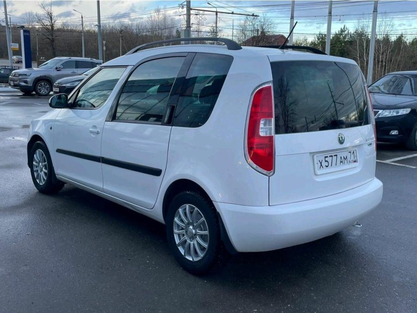 Белая шкода