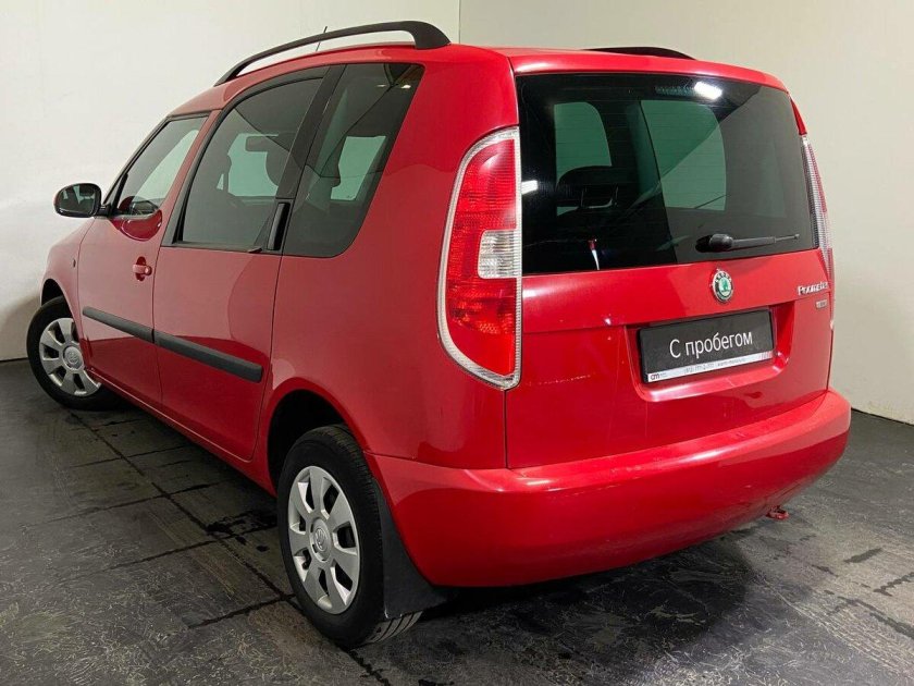 Skoda Roomster 2011 Size
