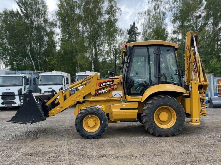 Экскаватор погрузчик равноколесный