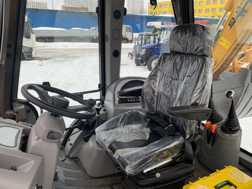 Экскаватор-погрузчик Lovol flb468