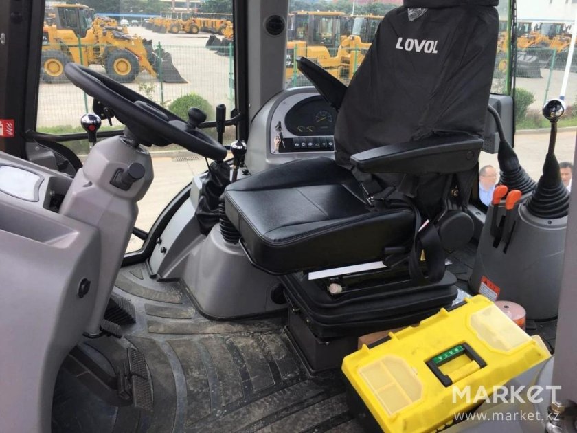 Экскаватор погрузчик Ловол 468