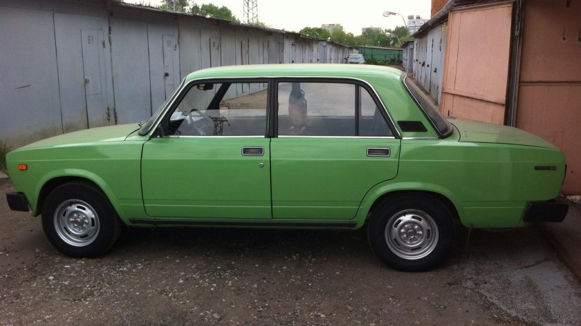 ВАЗ 2105 зеленая липа