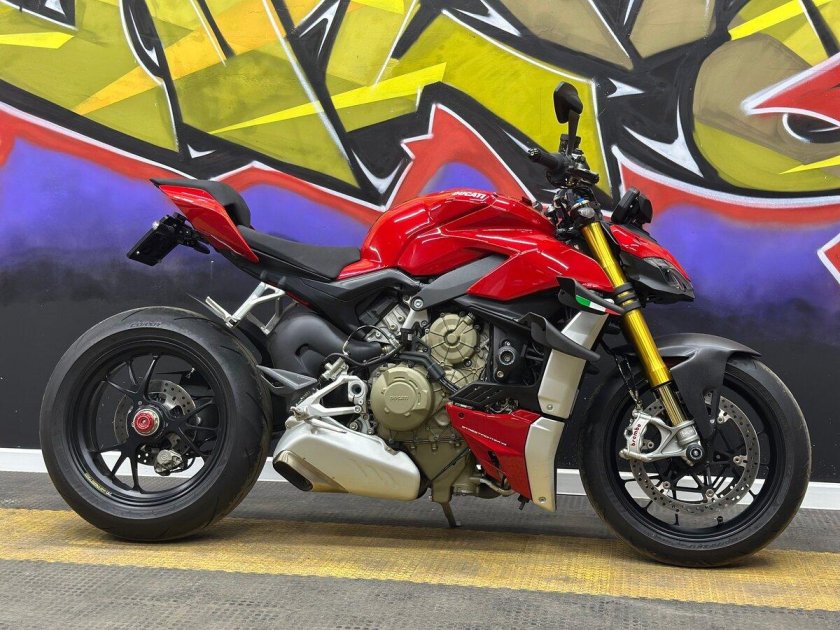 Спортивные мотоцикл