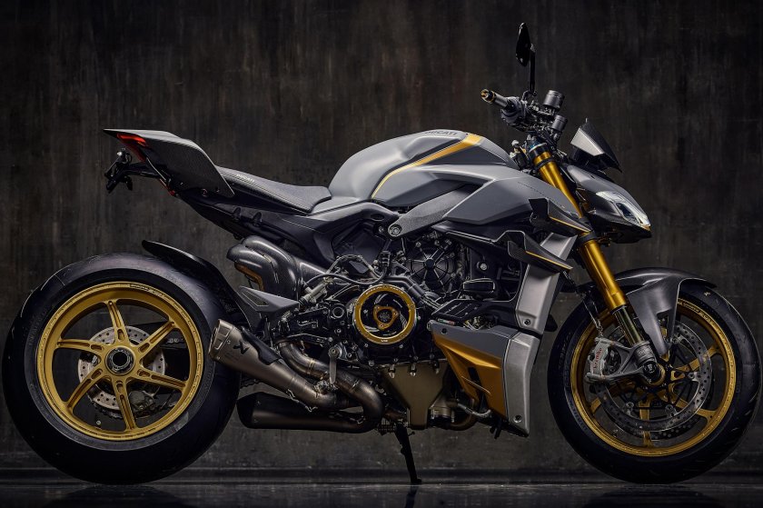 Дукати стритфайтер v4