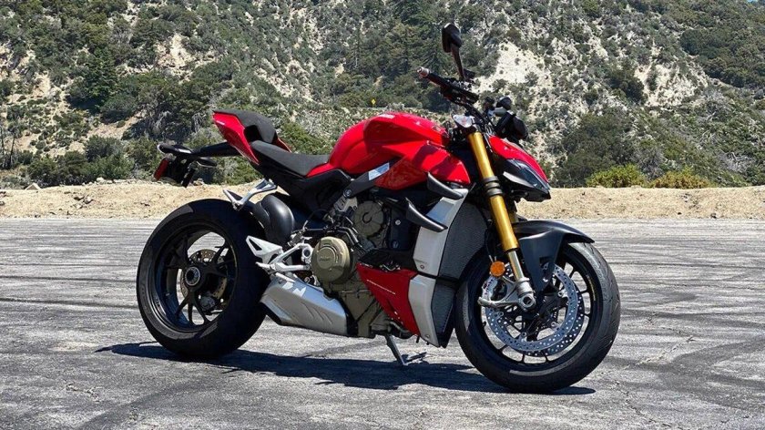 Ducati v4 Street Fighter