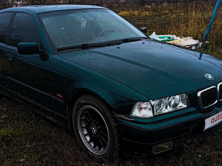 BMW 316 зеленая