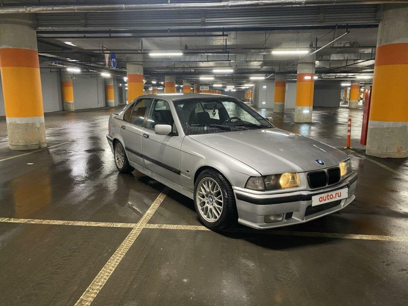 Автомобиль 1996 года