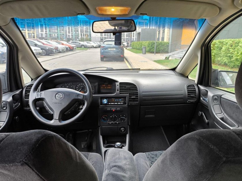 Opel zafira 2000 салон
