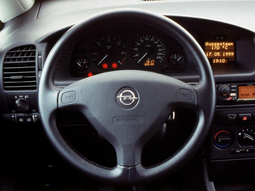 Опель Зафира 1999 салон