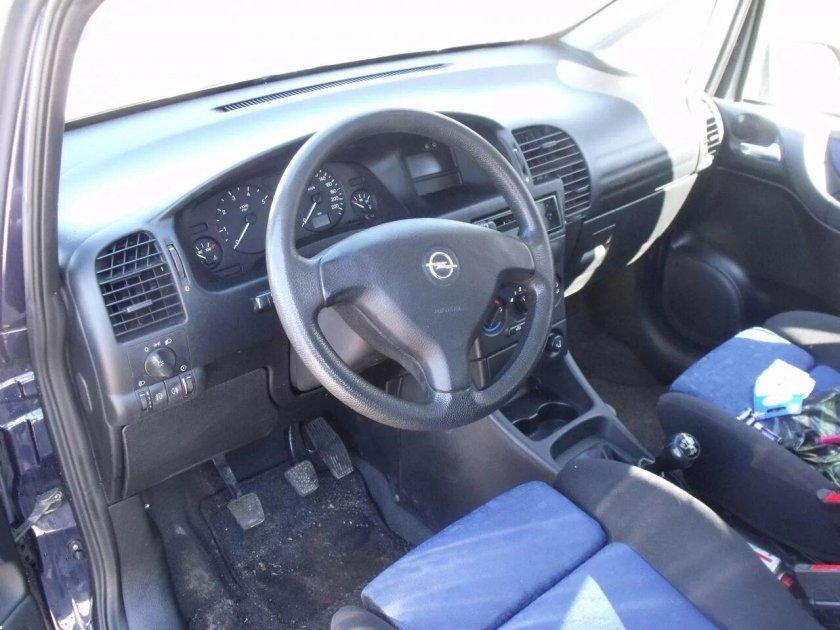 Опель Зафира 2001 салон