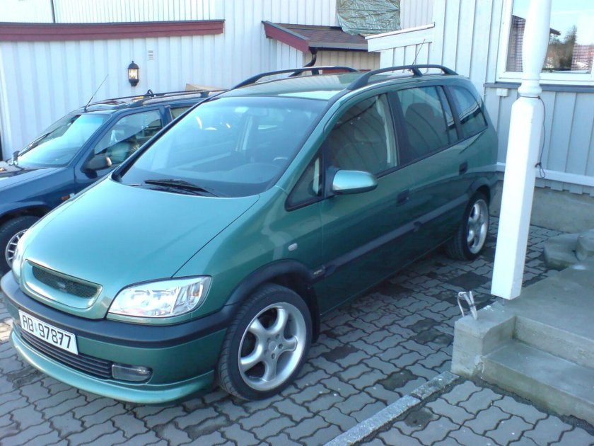 Опель Зафира 2000г