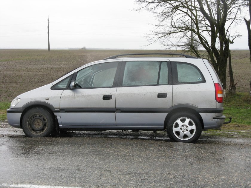 Опель Зафира 2001