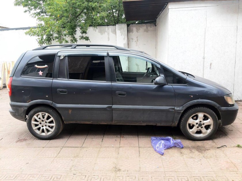 Опель Зафира 2001 на штампах