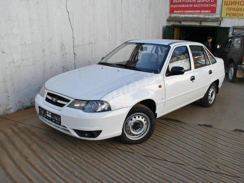 Daewoo Nexia 1 белый