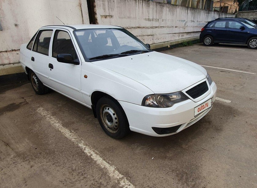 Дэу Нексия белая