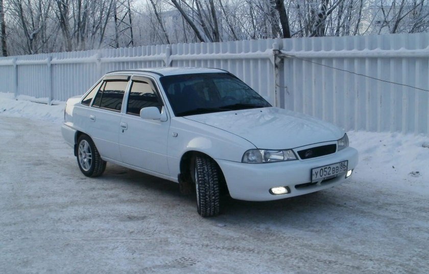 Daewoo Nexia White