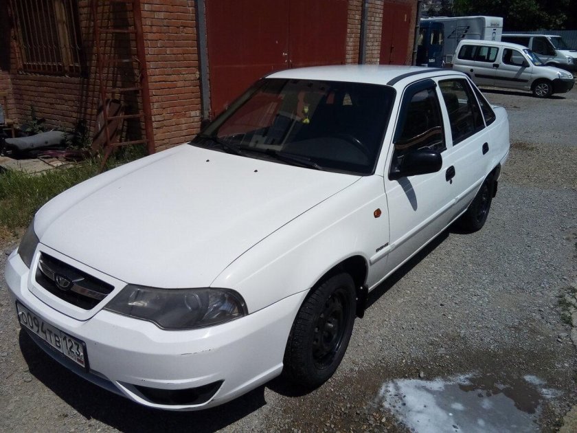 Дэу Нексия 1 белая