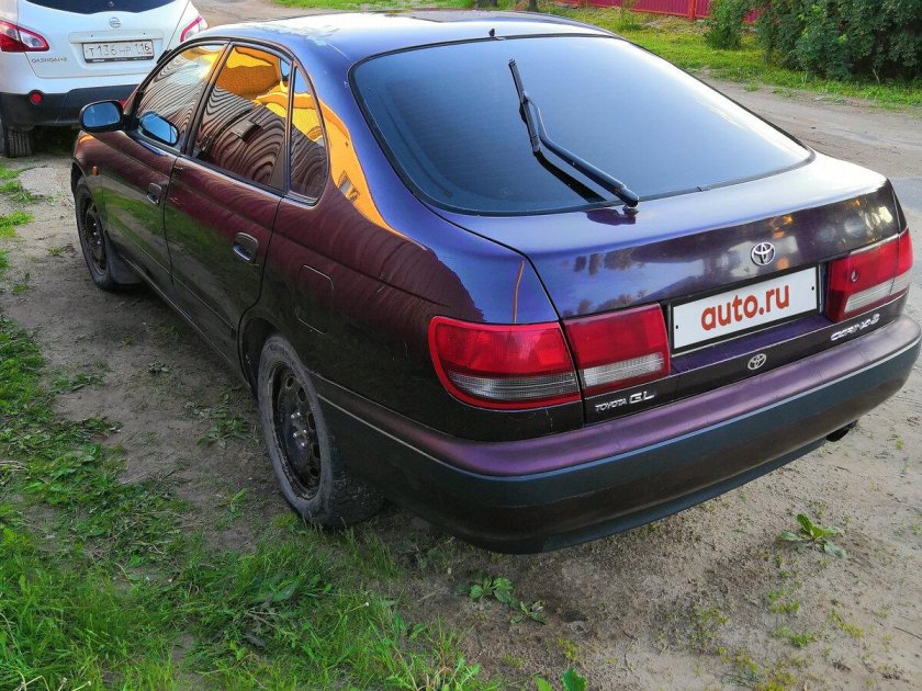 Тойота Карина е 1993